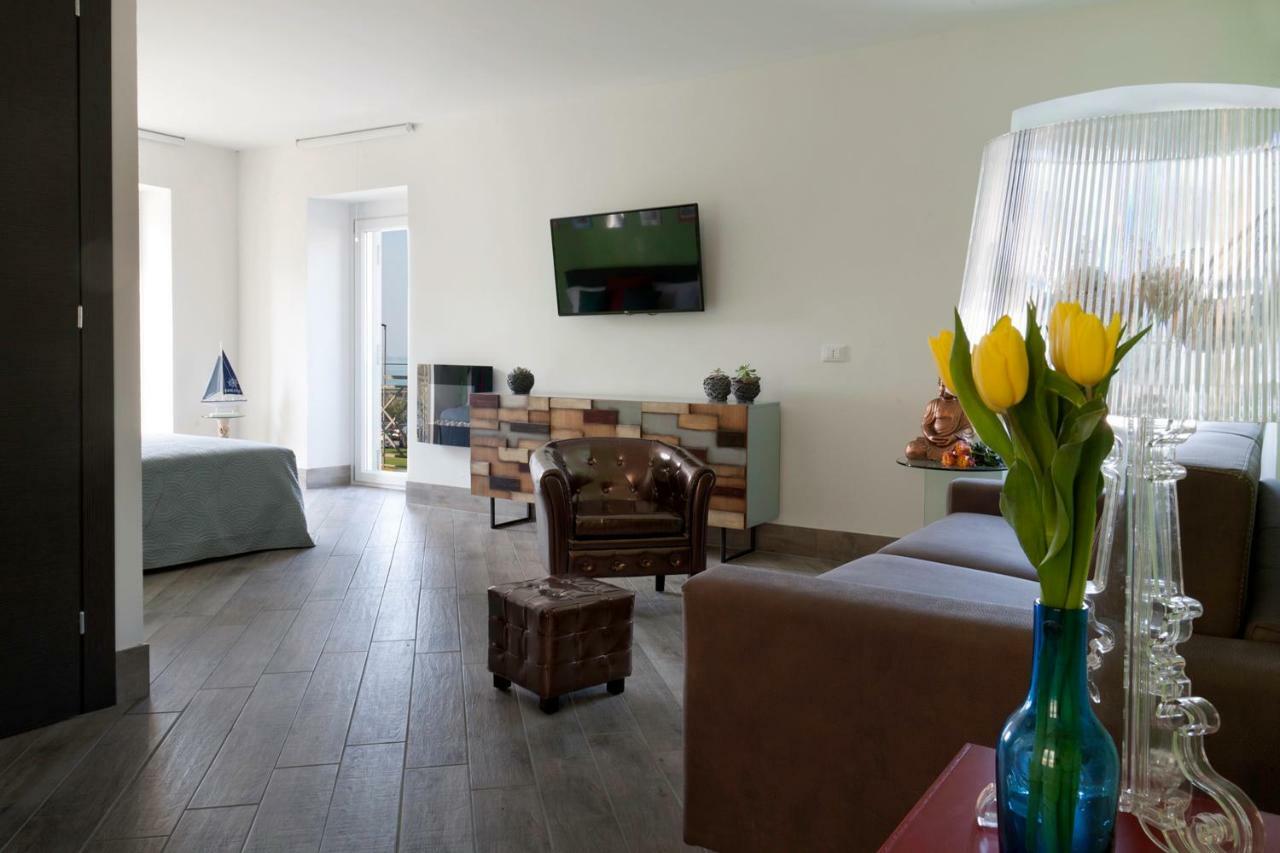 מלון פסקיארה דל גארדה Relais Al Porto מראה חיצוני תמונה