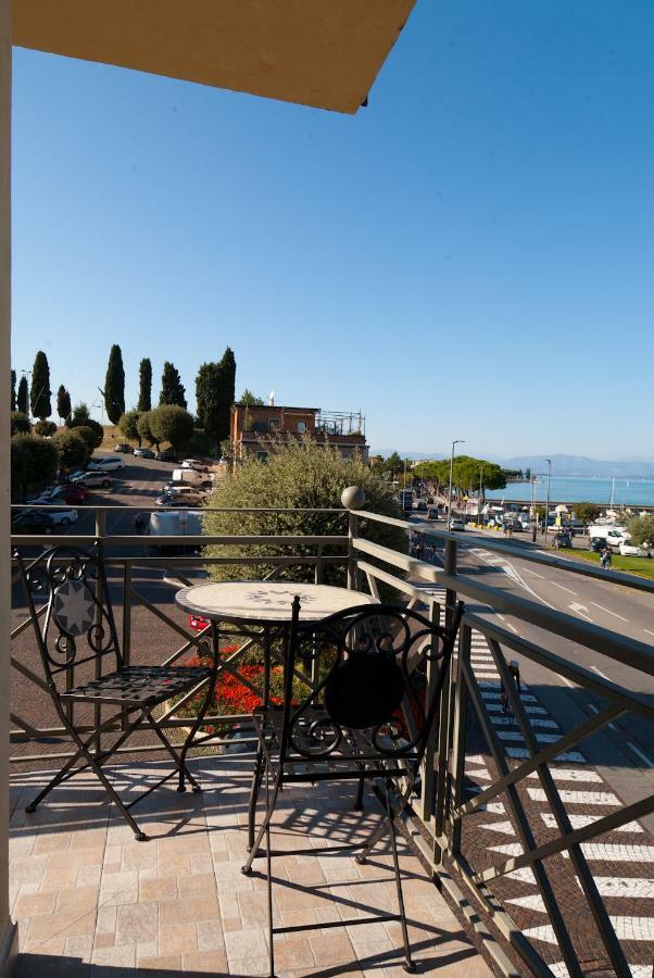 מלון פסקיארה דל גארדה Relais Al Porto מראה חיצוני תמונה